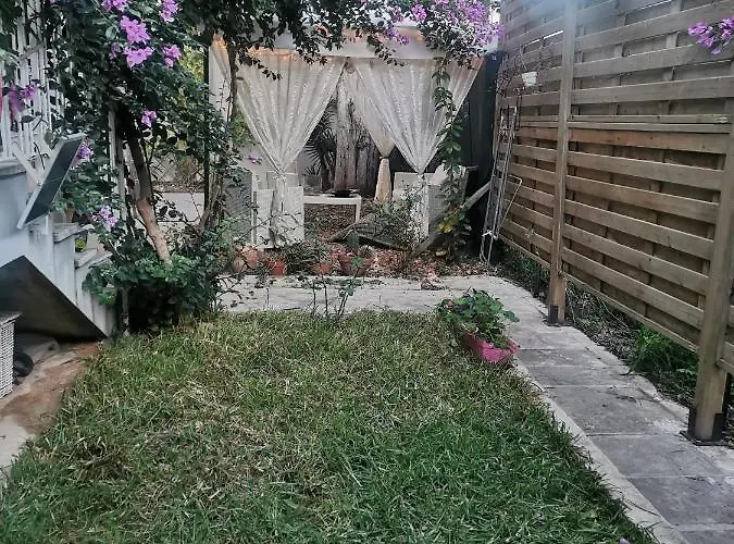 Soavis Flat & Garden Apartment Bari